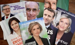Tracts de candidats à la présidentielle, le 6 avril 2022 à Marseille