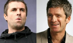 Combo photo de Liam Gallagher (gauche), le 20 juillet 2018 au festival des Vieilles Charrues à Carhaix-Plouguer (Finistère), et Noel Gallagher d'Oasis, le 20 septembre 2018 à Londres