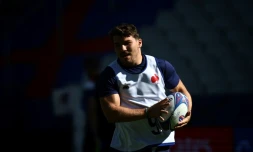 Antoine Dupont, demi de mĂȘlĂ©e et capitaine de l'Ă©quipe de France, lors d'une session d'entraĂźnement du XV de France le 7 septembre 2023 au Stade de France Ă la veille de l'ouverture du Mondial face Ă la Nouvelle-ZĂ©lande. "On se sent tous investis d'une mission", dit-il