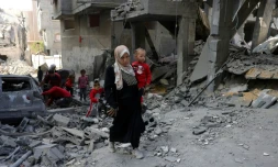 Dans les décombres laissés par des frappes israéliennes à Jabalia, dans le nord de la bande de Gaza, le 22 mai 2025