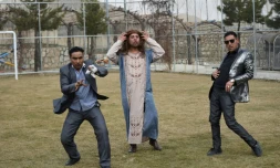 Des humoristes afghans enregistrent leur émission aux abords de Kaboul, le 6 mars 2017