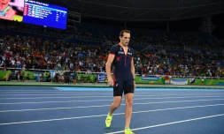 Renaud Lavillenie à l'issue du concours du saut à la perche des Jeux de Rio, le 15 août 2016