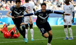 La joie de l'attaquant sud-coréen de Bordeaux Hwang Ui-jo, après avoir marqué le 3e but à domicile face à Metz, lors de la 31e journée de Ligue 1, le 10 avril 2022 au Matmut Stadium