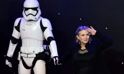 L'actrice américaine Carrie Fisher, mythique Princesse Leïa dans la saga spatiale "Star Wars", le 16 décembre 2015 à Londres