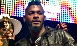 Le chanteur ivoirien DJ Arafat lors d'une cérémonie à Abidjan le 2 octobre 2017