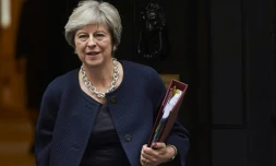 La Première ministre britannique Theresa May quittant la Chambre des Représentants après une session de questions, à Londres, le 18 octobre 2017