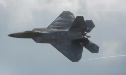 Un chasseur furtif F-22 Raptor à la base aérienne d'Andrews, le 16 septembre 2017 dans le Maryland