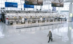 Les comptoirs d'Air France fermés à l'aéroport JFK, à New York, le 12 mars 2020