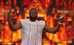 Le chanteur congolais Gims lors d'un concert au festival Les Vieilles Charrues, dans le Finistère, le 16 juillet 2026