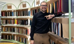 Romain Brabo, co-fondateur de Nona Source, plateforme en ligne et showroom revendant des tissus non utilisés par les grandes maisons de luxe du groupe LVMH, le 14 mars 2024 à Paris