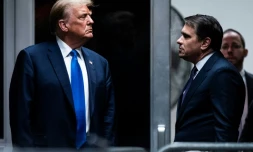 Donald Trump et son avocat Todd Blanche au troisiÚme jour de son procÚs pénal à New York, le 18 avril 2024