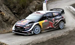 Le Français Sébastien Ogier au volant de sa Ford lors de la spéciale N.3 du 86e Monte-Carlo, entre Vitrolles et Oze, le 28 janvier 2018