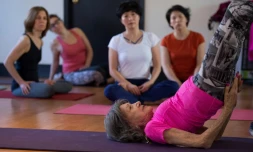 La doyenne mondiale des professeurs de yoga, Tao Porchon-Lynch, 98 ans, le 16 janvier à New York