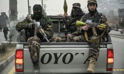 Des talibans en patrouille dans une rue de Kaboul, le 21 janvier 2022 en Afghanistan