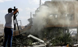 Le régime syrien a organisé le 14 avril 2018 une visite guidée à destination des journalistes d'un site frappé la nuit précédentes par des les Etats-Unis, la France et la Grande-Bretagne, à Barzeh