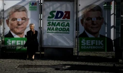 Des affiches électorales pour Sefik Dzaferovic, candidat du SDA nationaliste, le 6 octobre 2018 dans une rue de Sarajevo, en Bosnie