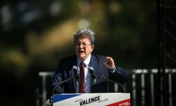 Jean-Luc Mélenchon lors de son discours de clôture des universités d'été de LFI, à Châteauneuf-sur-Isère, dans la Drôme, le 23 août 2026