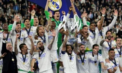 La joie des Madrilènes, champions d'Europe après leur victoire, 1-0 en finale face à Liverpool, le 28 mai 2022 au Stade de France à Saint-Denis