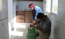 Rahmé Jaafar a participé aux manifestations en Jordanie. Employée dans une ONG, elle est obligée de faire en plus de petits boulots pour survivre. Son fiancé, chef cuisinier, doit lui aussi donner des cours de plongée ou d'escalade pour assurer les fins de mois. Photo prise dans leur appartement le 9 juin 2018