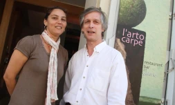 Vendredi 16 septembre 2011
Marc Rosa et Véronique Lauret, Président et Vice-Présidente de la Réunion des Livres pour la troisième édition du Prix de la Réunion des Livres.
Photo Michel Désir&eacute