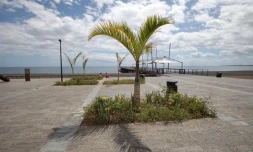 Place du débarcadère à Saint-Paul
