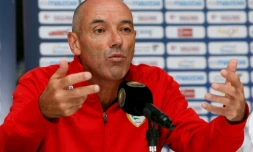 Paul Le Guen, alors entraßneur d'Oman, en conférence de presse, le 7 octobre 2015 à Mascate