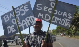 Lundi 10 Octobre 2011
Début de manifestation à Mamoudzou