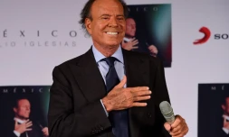 Le chanteur espagnol Julio Iglesias à Mexico, le 23 septembre 2015