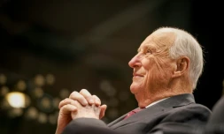 Cette photo prise le 4 février 2026 à Oslo, en NorvÚge, montre le roi Harald V de NorvÚge lors de l'inauguration d'un centre de formation et de réhabilitation pour les malades du cancer sur le campus du Radiumhospitalet