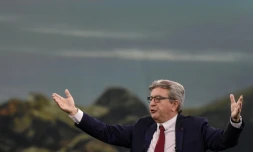 Le candidat LFI à la présidentielle française Jean-Luc Mélenchon en meeting à Nantes, le 16 janvier 2022