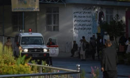 Une ambulance amÚne des blessés à l'hÎpital Wazir Akbar Khan aprÚs un attentat, le 3 septembre 2019 à Kaboul