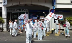 Samedi 3 décembre 2011 - Action d'ATTAC Réunion à Saint-Leu (Photo ATTAC RÉUNION)