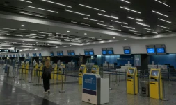 L'aéroport Jorge Newbery vide en raison des vols annulés lors d'une grève de 24 heures de tous les transports, à l'exception des bus, appelée par les syndicats contre la politique économique du président argentin Javier Milei, le 10 avril 2025 à Buenos Aires 
