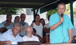 Lundi 26 décembre 2011 - Maurice Gironcel, Elie Hoarau et Paul Vergès à Sainte-Suzanne