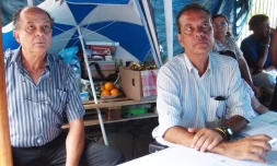 Mercredi 28 décembre 2011 - La mobilisation des anciens salariés de l'Arast se poursuit devant le conseil général