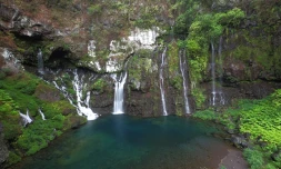 Cascade de la rivière Langevin (Saint-Joseph) en janvier 2012 (Photo Philippe Boyer pour www.ipreunion.com)...