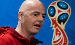 Le président de la Fifa Gianni Infantino arrive pour une conférence de presse le 13 juillet 2018 à Moscou