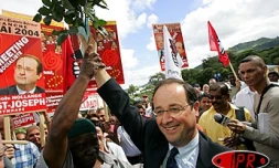 François Hollande en visite à La Réunion le dimanche 30 mai 2004 (Photo archives Imaz Press Réunion)