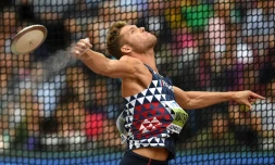 Le Français Kévin Mayer au concours du disque lors du décathlon aux Mondiaux, le 12 août 2017 à Londres