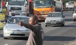 Le Port - Lundi 6 février 2012 - Rassemblement des professionnels de la route et des usagers pour protester contre la hausse du prix des carburants