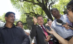 Lundi 6 Février 2012
Rassemblement des professionnels de la route et le préfet Michel Lalande devant la préfecture
