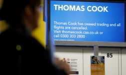 Le pionnier des voyagistes, le britannique Thomas Cook, a brutalement fait faillite lundi - Ici, le comptoir d'enregistrement de la compagnie à l'aéroport londonien de Gatwick le 23 septembre 2019