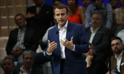 Emmanuel Macron pendant une réunion publique de son mouvement "En Marche" à La Maison de la Mutualité à Paris le 12 juillet 2016