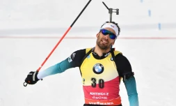 Le biathlète français Martin Fourcade après sa victoire dans l'individuel aux Mondiaux, le 19 février 2020 à Anterselva en Italie