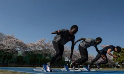 Deux athlètes sud-soudanais s'entraînent à Maebashi (Japon) le 3 avril 2020