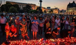 Veillée le 27 juillet 2019 à Bucarest en mémoire d'Alexandra, une fillette dont l'enlÚvement et le meurtre ont profondément ému le pays provoquant le limogeage du chef de la police