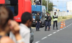 Lundi 20 février 2012 - Les transporteurs bloquent les abords de la SRPP au Port