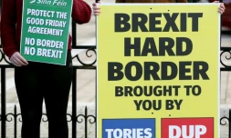 Des opposants au Brexit manifestent Ă Belfast, le 17 octobre 2018 en Irlande du Nord