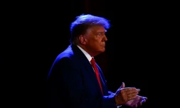 L'ancien président américain Donald Trump à sa sortie de scÚne lors d'un événement de bénévoles républicains à Las Vegas, dans le Nevada (ouest des Etats-Unis), le 8 juillet 2023