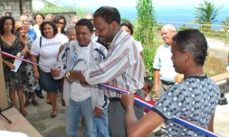 Jeudi 15 mars 2012 - Inauguration de la maison de quartier de chemin Mutuel à la Chaloupe Saint-Leu (photo D.R)